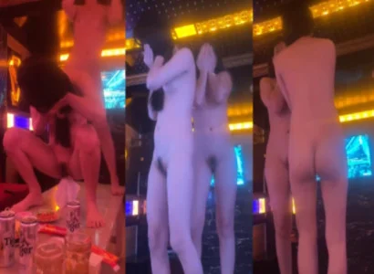 Vũ nữ hoạt động thoát y dâm loạn ngay tại quán karaoke